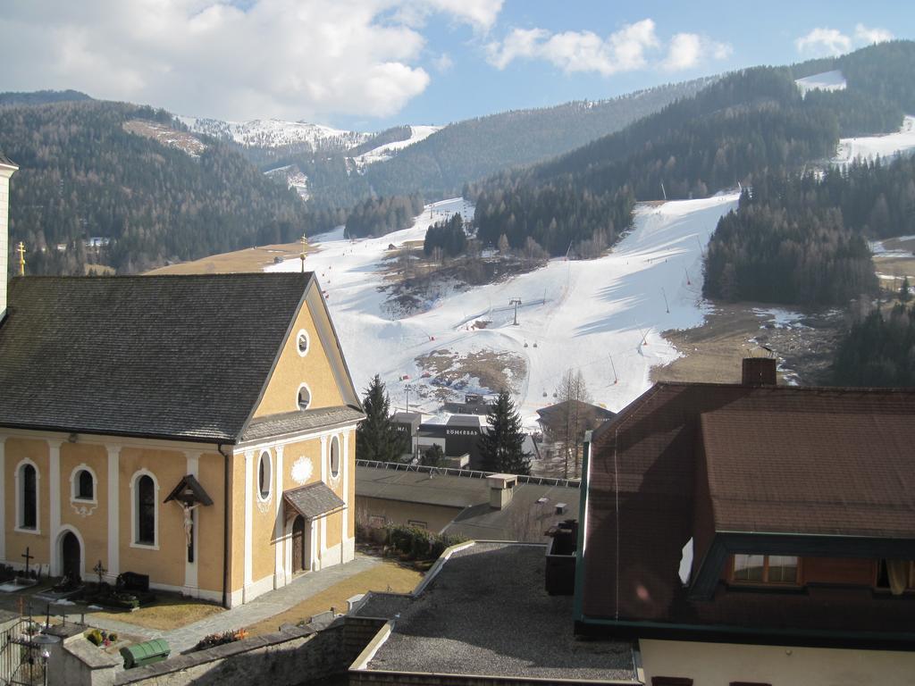 Hotel Kirchenwirt Bad Kleinkirchheim Exterior foto